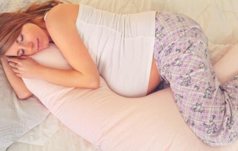 trouble sleeping while pregnant